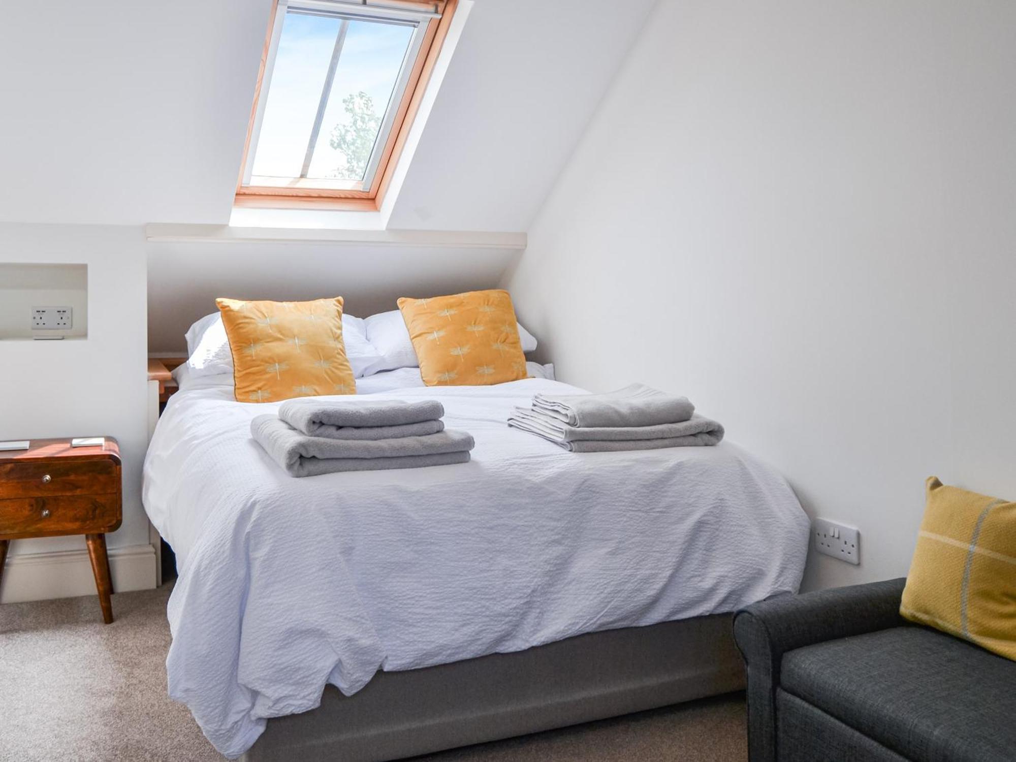 1 Alexandra * Coltishall